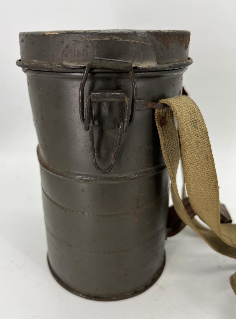 More photos. Early Transitional Reichswehr Gas mask