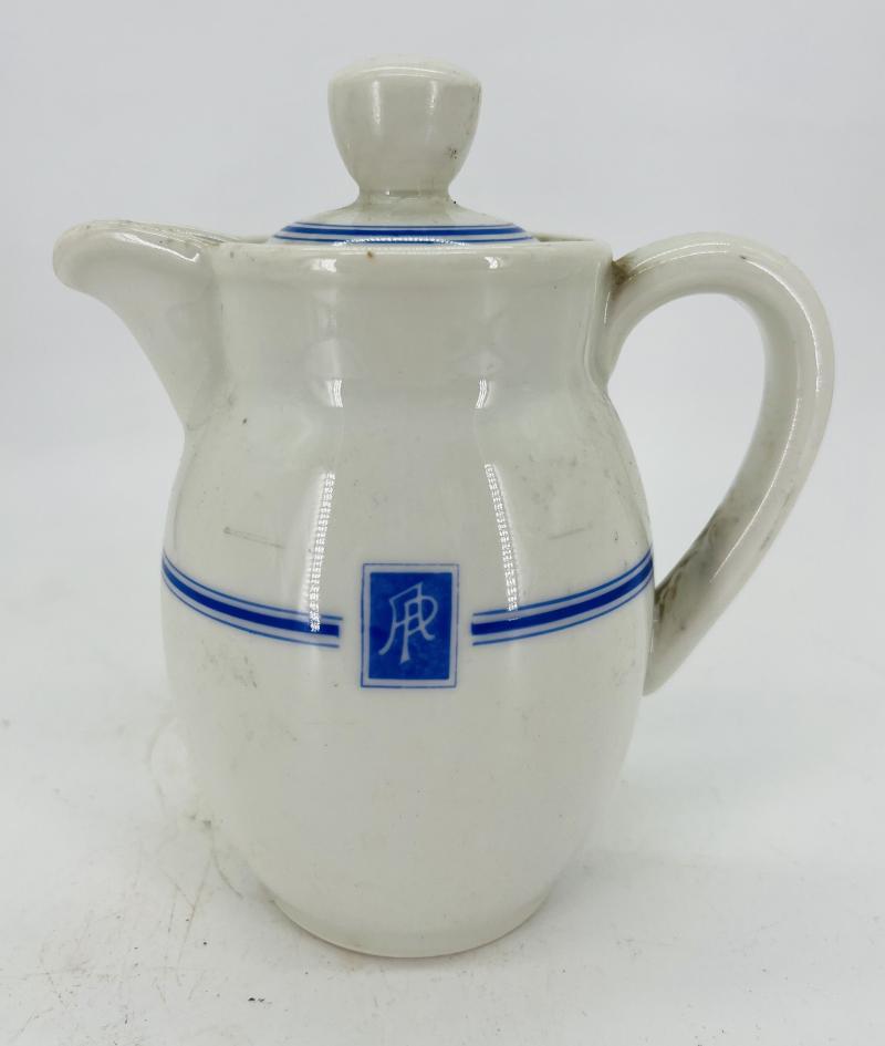 Milk jug with DAF stamp