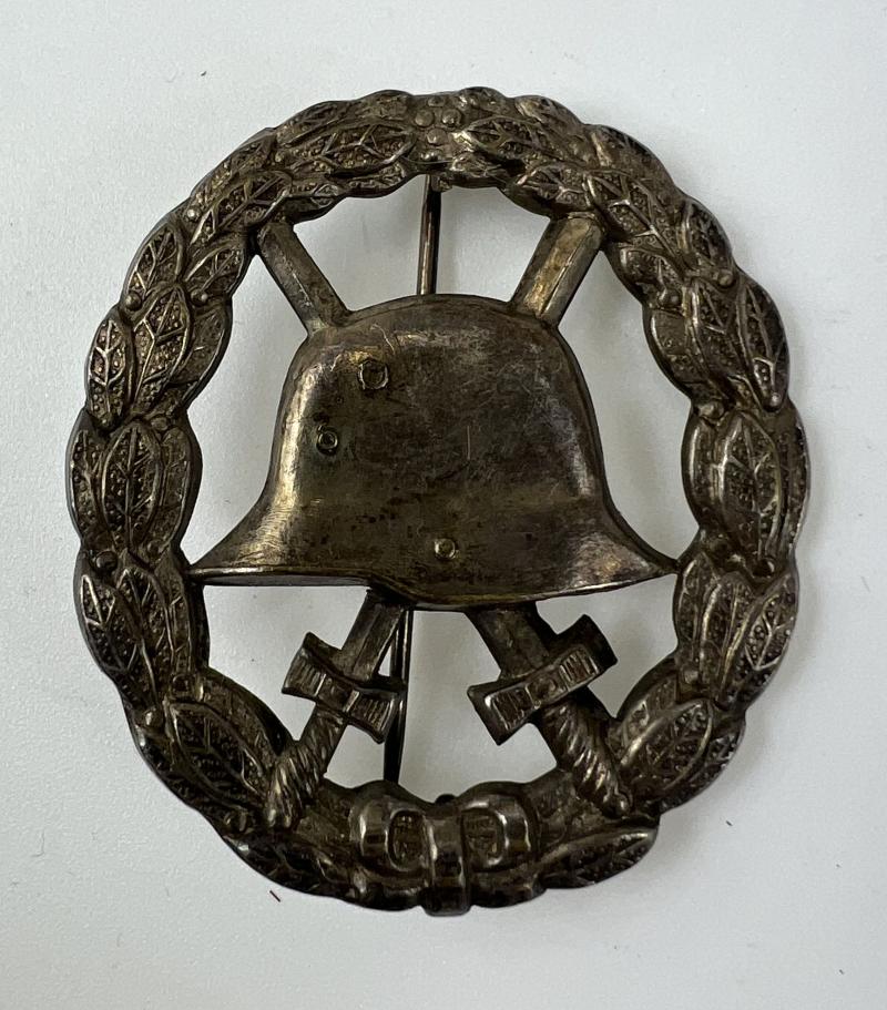 Silver imperial wound badge