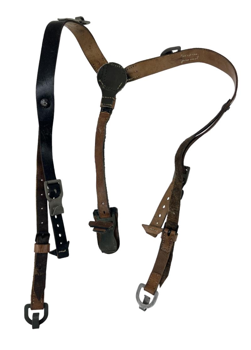 Heer Cavalry Y-straps  - converted
