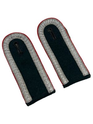 M36 Uffz boards Artillery