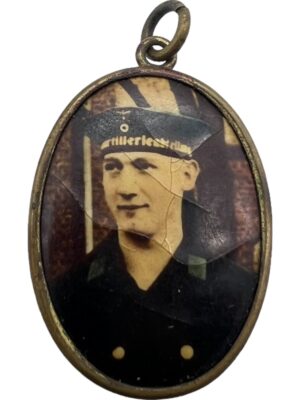 Locket with a photo - Kriegsmarine sailor