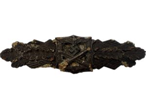 Close combat clasp - Relict