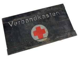 Blue wooden verbandkasten