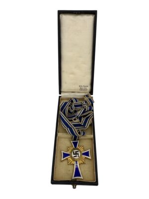 Mother’s Cross in gold with case - W. Deumer