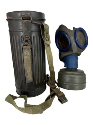 Late war gas mask set (1)