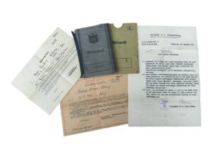 Heer/Luftwaffe wehrpas and doc set